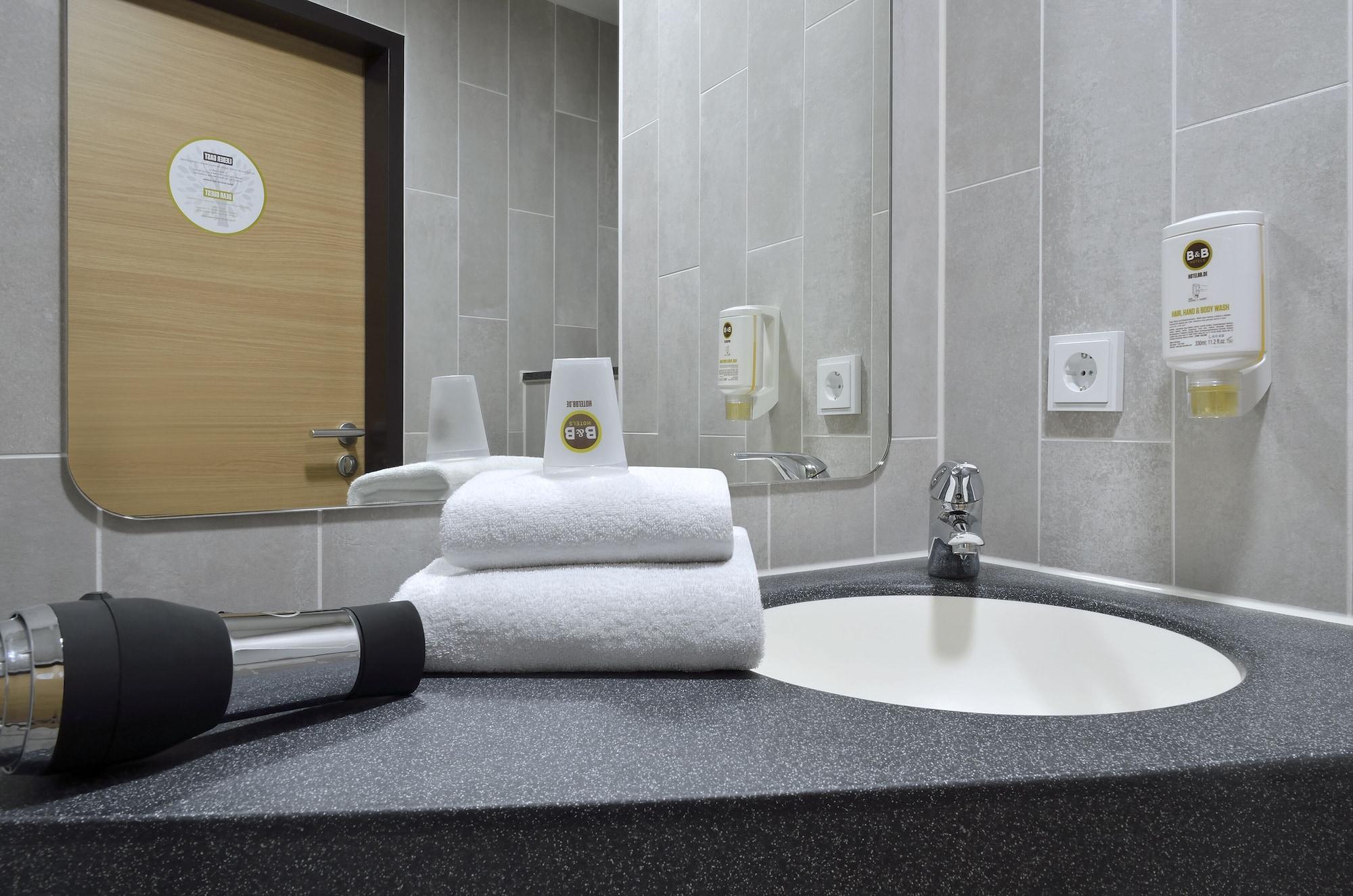 B&B Hotel Хайлброн Екстериор снимка