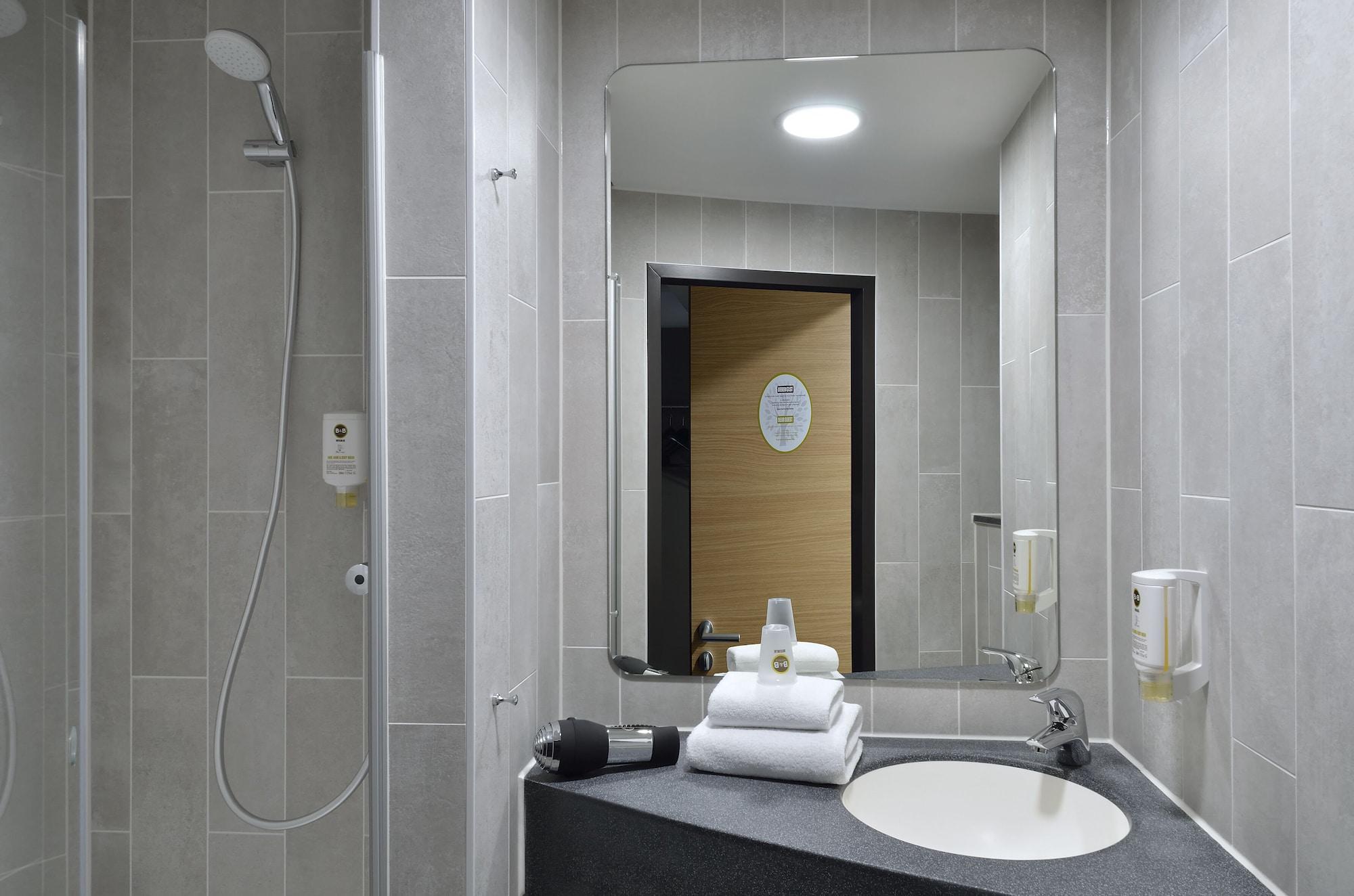 B&B Hotel Хайлброн Екстериор снимка