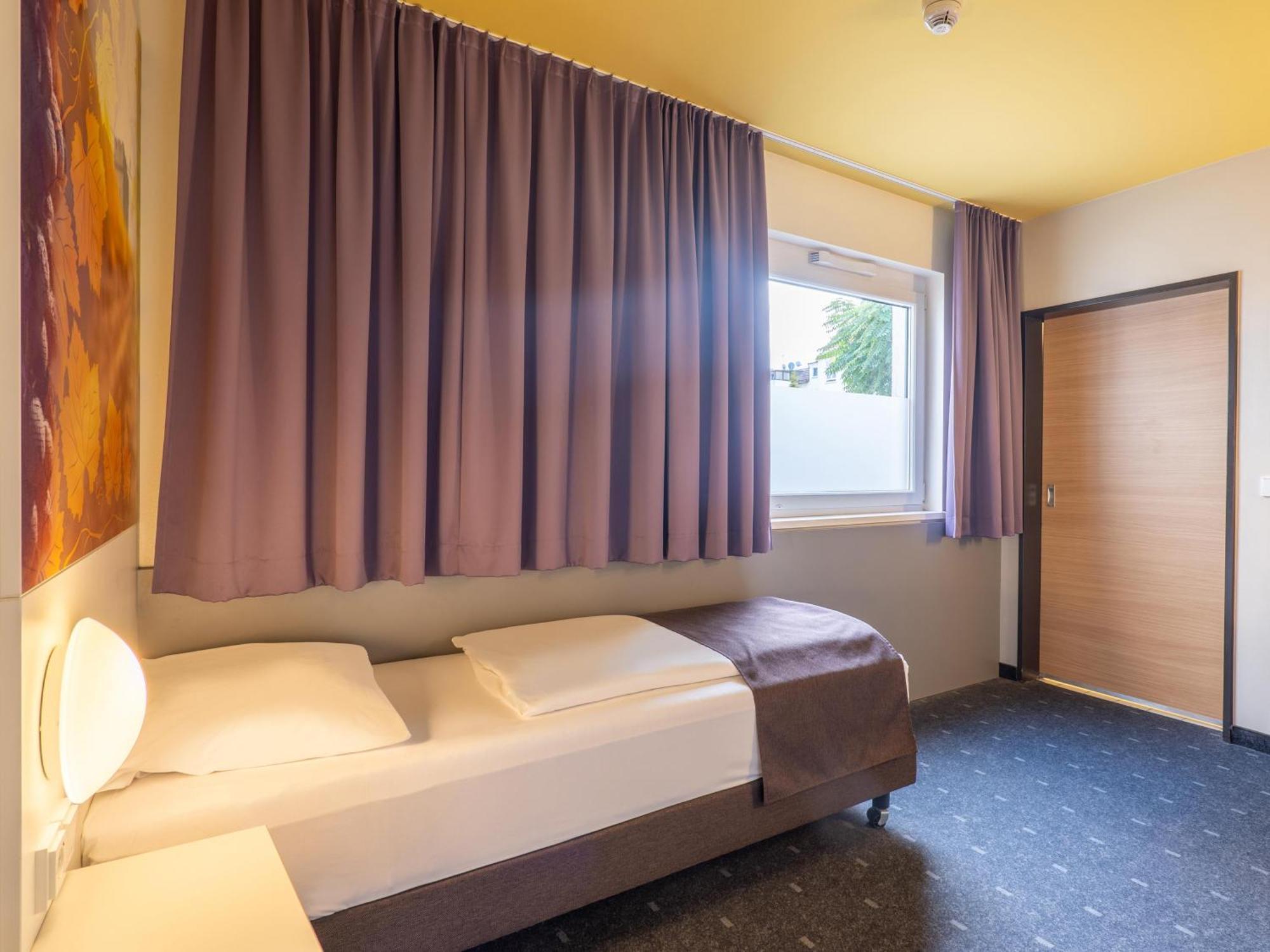 B&B Hotel Хайлброн Екстериор снимка