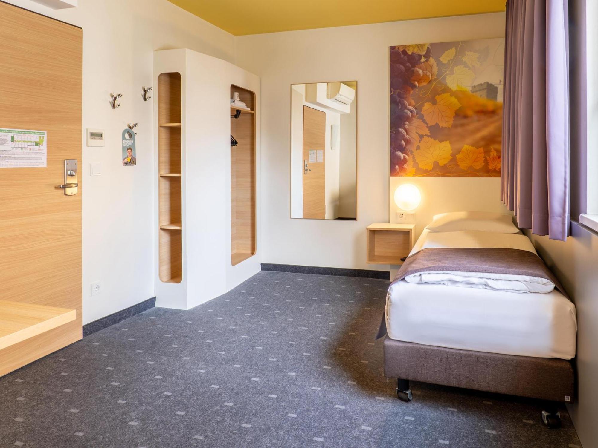 B&B Hotel Хайлброн Екстериор снимка