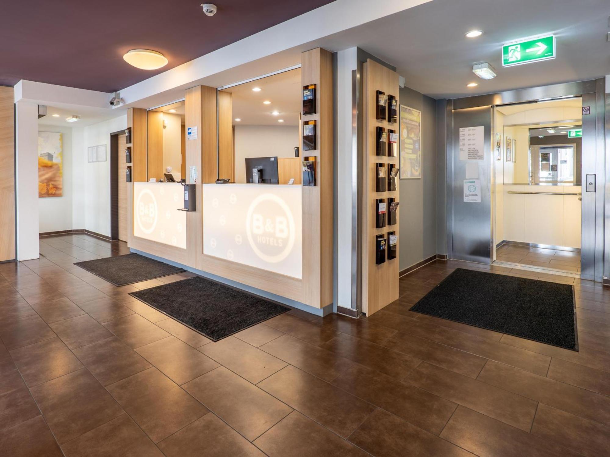 B&B Hotel Хайлброн Екстериор снимка