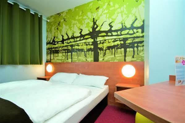 B&B Hotel Хайлброн Екстериор снимка