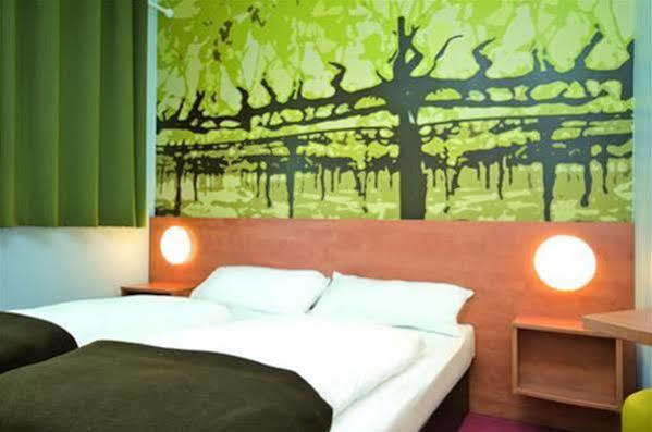 B&B Hotel Хайлброн Екстериор снимка