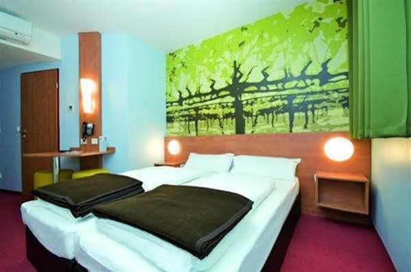 B&B Hotel Хайлброн Екстериор снимка